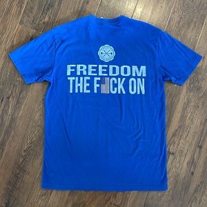 Project Lift or Die Freedom T-shirt Mens Large‎